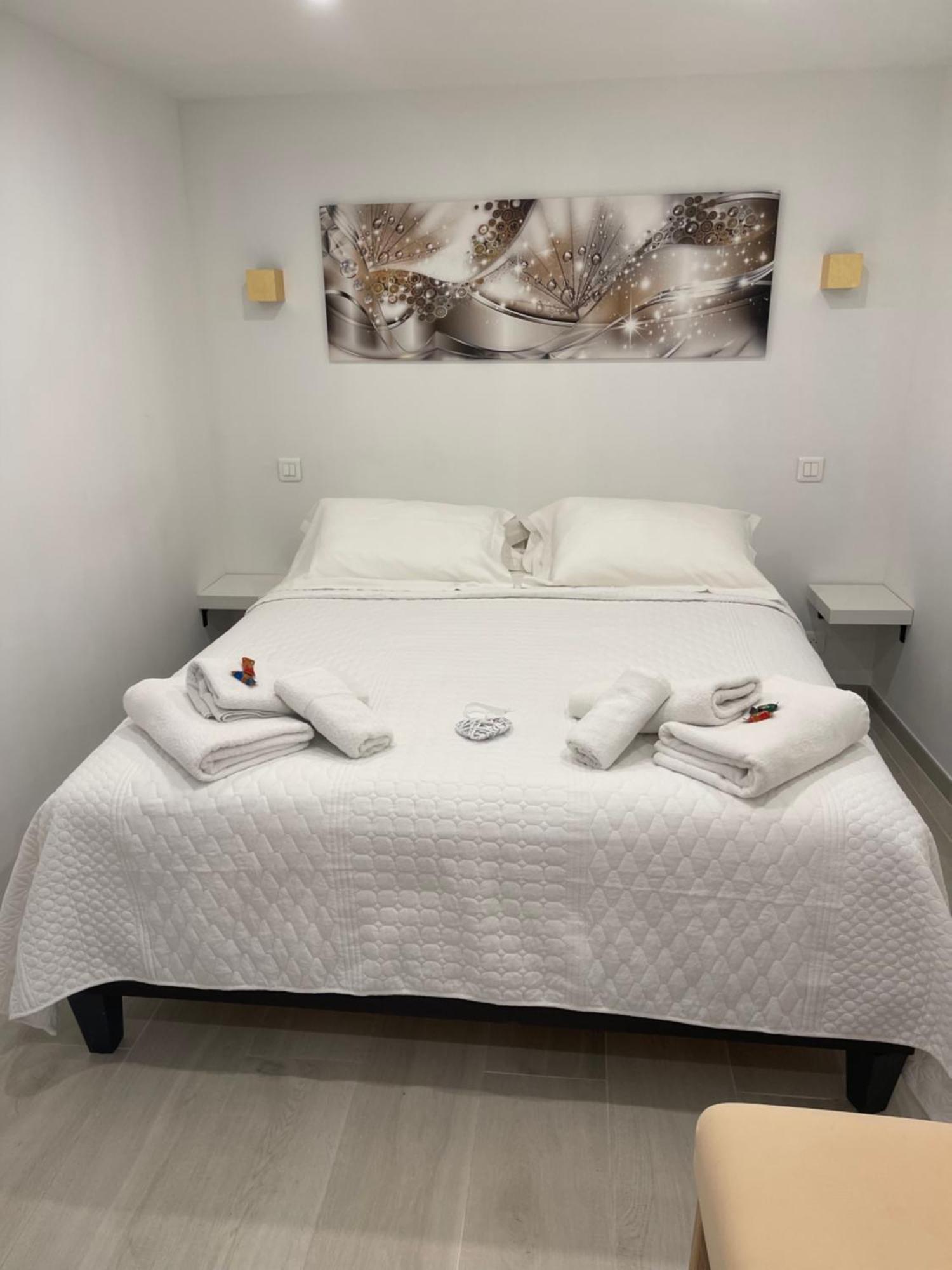 Grand Studio Neuf A 50 M Du Port Saint-Tropez Exterior photo